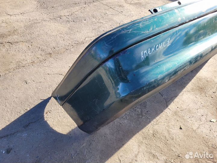 Бампер задний на Toyota Avensis 1