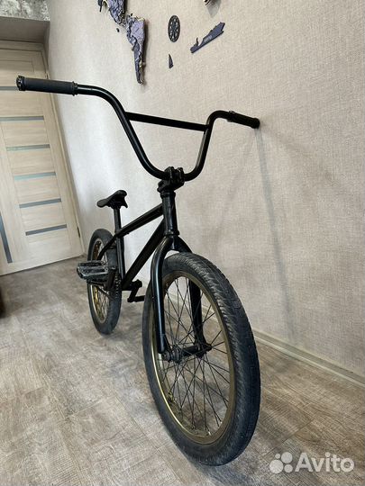 Трюковой велосипед BMX