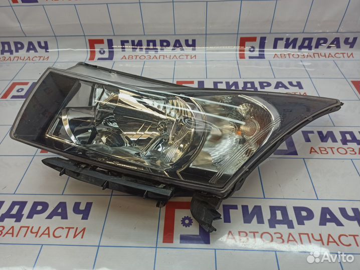Фара левая Chevrolet Cruze 95479488. Дефект крепле