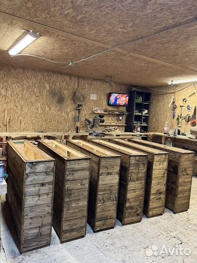 Деревянные уличные кашпо