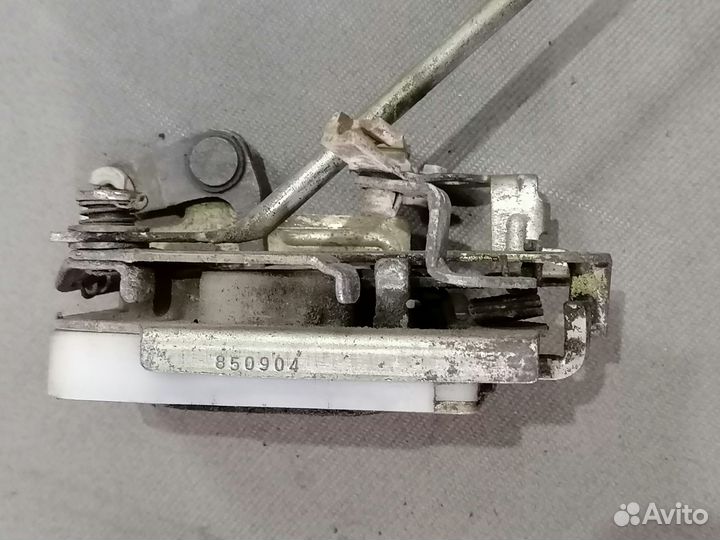 Замок двери правой Mazda 323 BF 1.5 E5 1980-1989