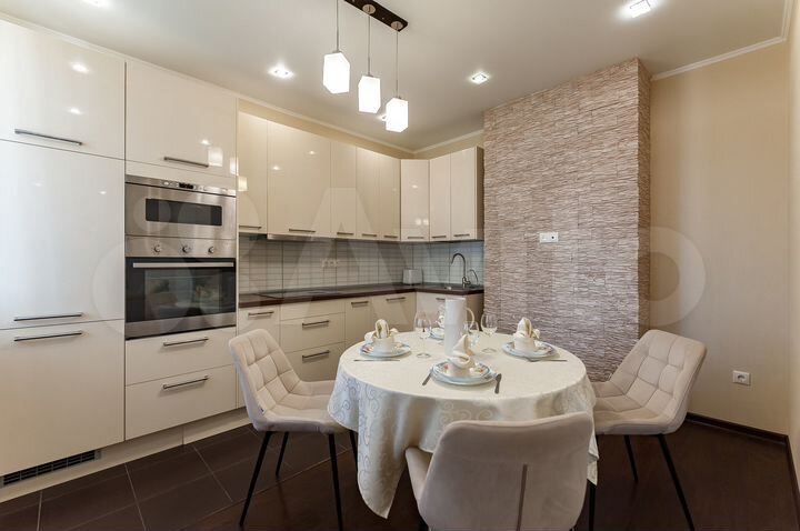 3-к. квартира, 98 м², 4/7 эт.