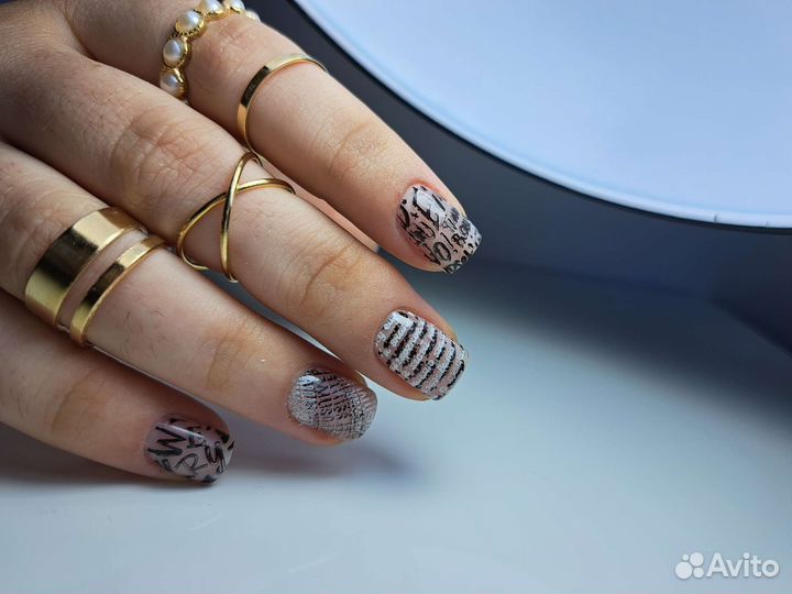 Маникюр, педикюр, наращивание ногтей