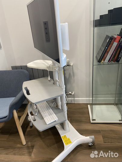 Стойка для аппаратуры