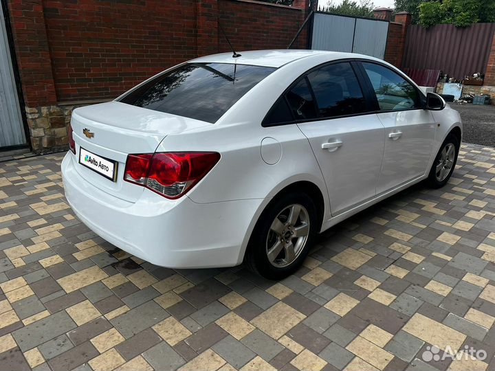 Chevrolet Cruze 1.8 МТ, 2010, 200 000 км