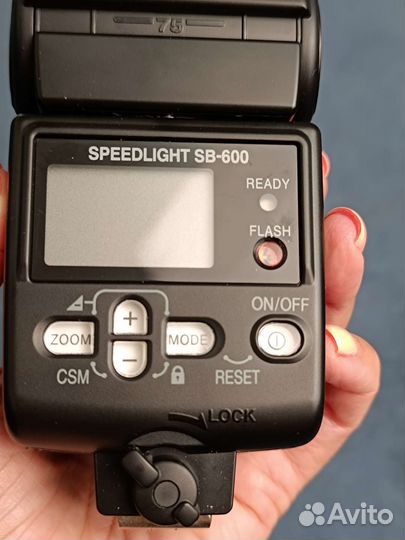 Фотовспышка Nikon Speedlight SB-600