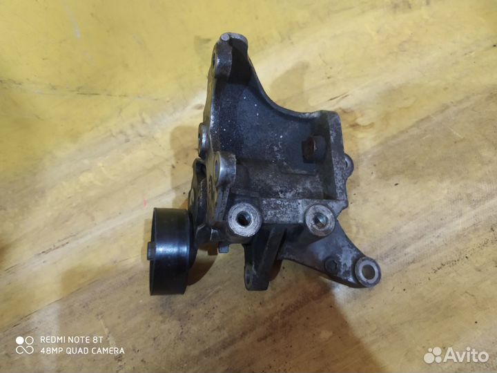 Subaru XV Forester S13 Кронштейн натяжного ролика