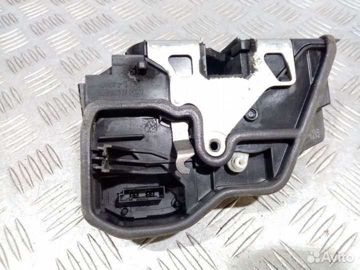 Б/У Замок двери задней левой BMW#005