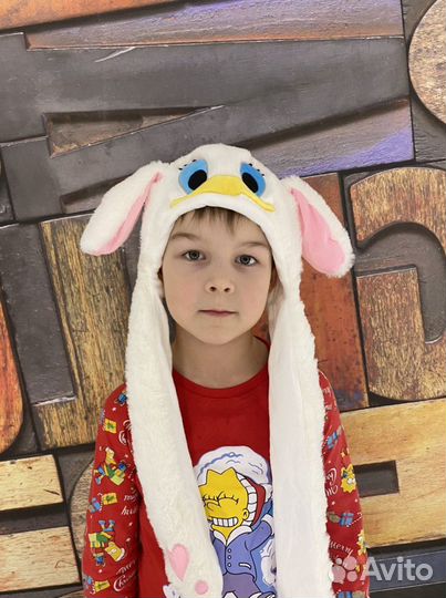 Шапка с двигающимися ушками