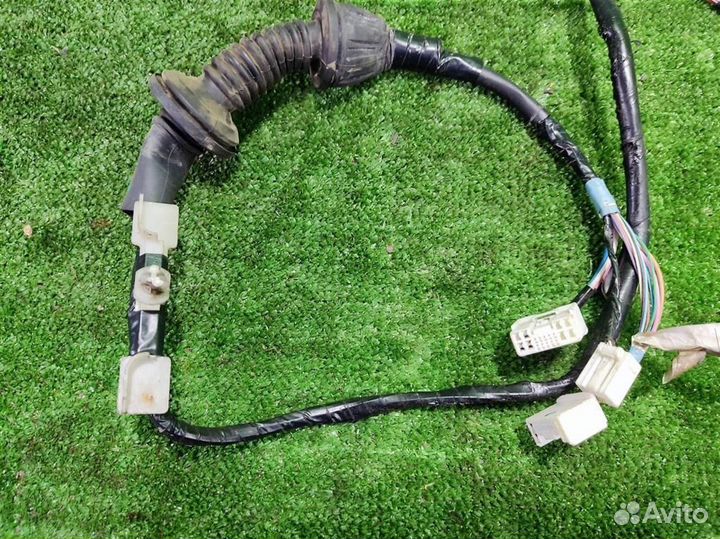 Проводка двери передней правой Toyota Yaris P90 2