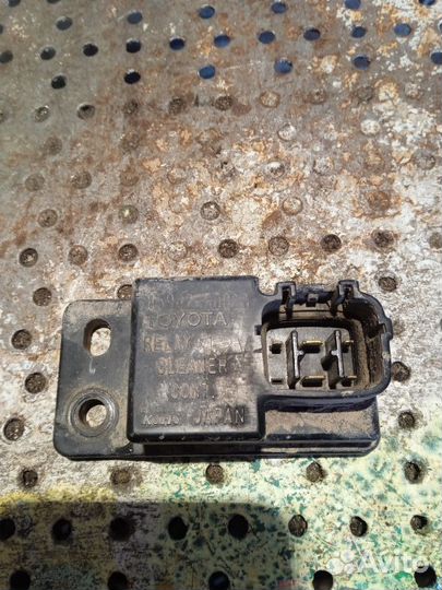 Блок реле Toyota Land Cruiser Prado 120