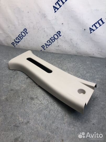 Накладка стойки правая Renault Logan 2 Stepway