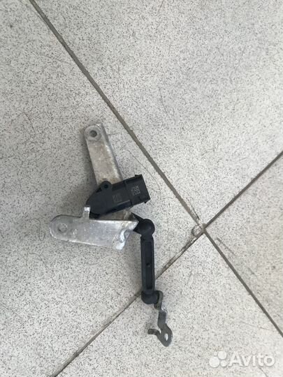 37146895466 Датчик дорожного просвета BMW G31