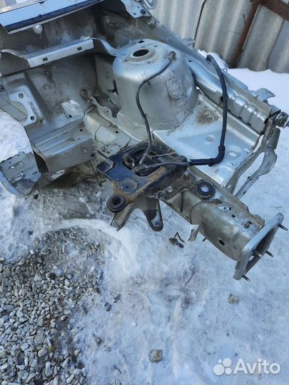 Четверть передняя левая форд фокус 2