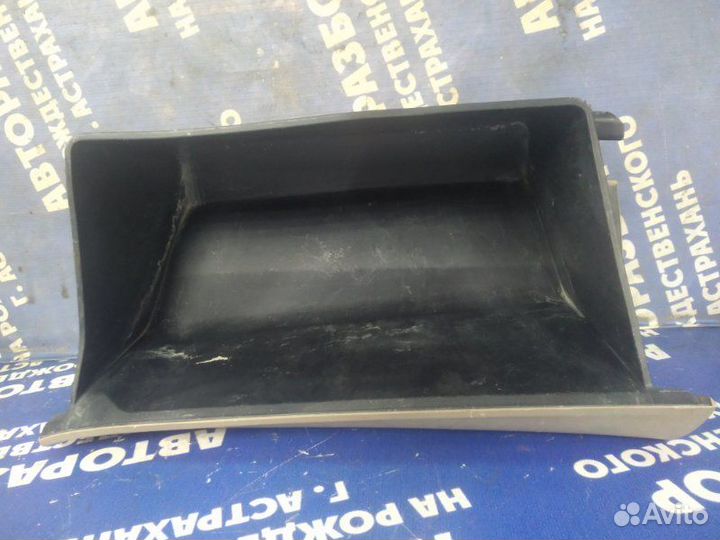 Бардачок Toyota Highlander внедорожник 2012