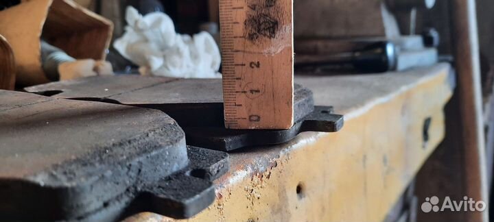 Тормозные колодки передние на volkswagen touareg