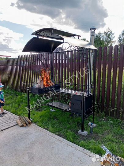Мангал с крышей