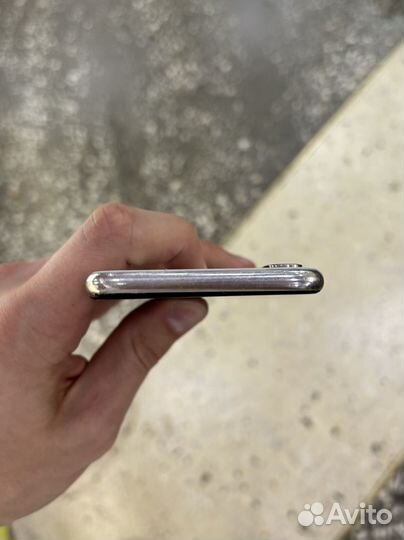 iPhone X, 64 ГБ
