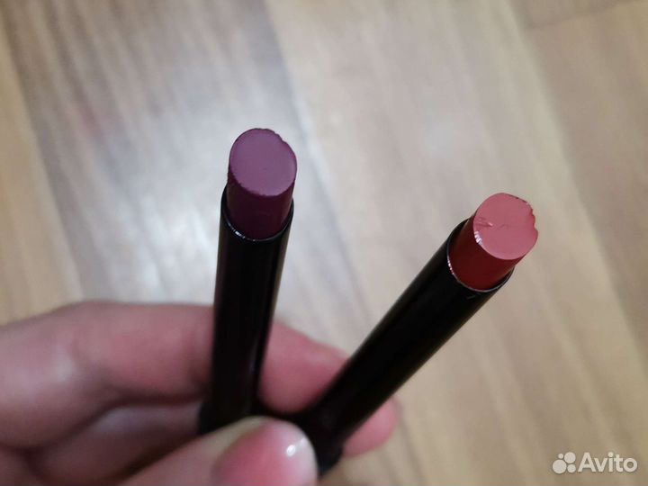 Hourglass помада