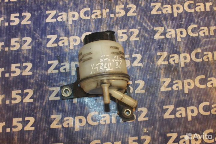 Бачок гура Ниссан Икстрейл Т30