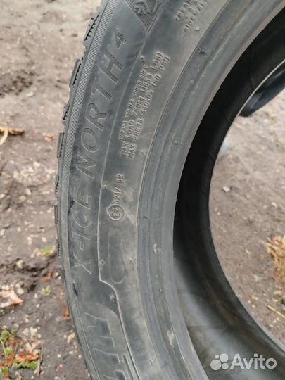 Michelin X-Ice North 4 215/55 R17