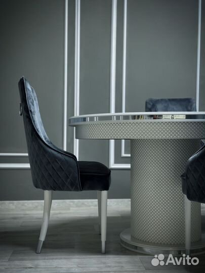 Стул / В наличии стулья