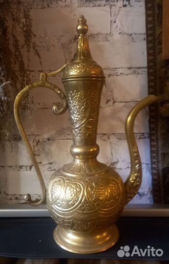 Старый,огромный кувшин с ближнего востока