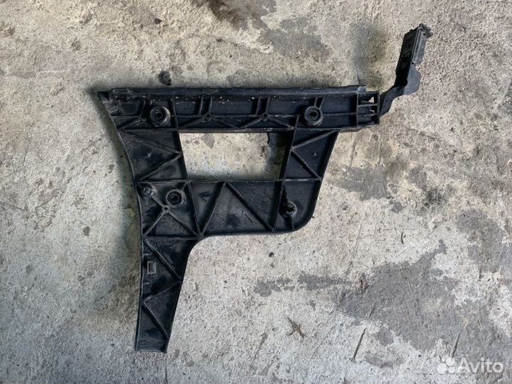 Кронштейн бампера задний правый Audi A4 B8