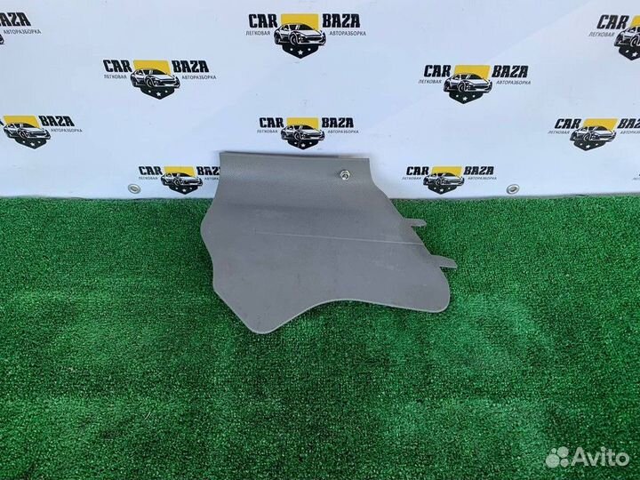 Обшивка центральной консоли боковая