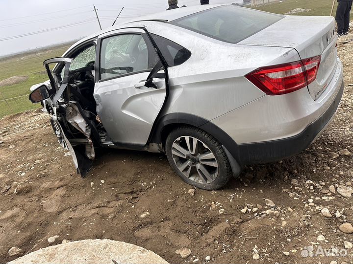 LADA Vesta 1.6 CVT, 2021, битый, 80 000 км