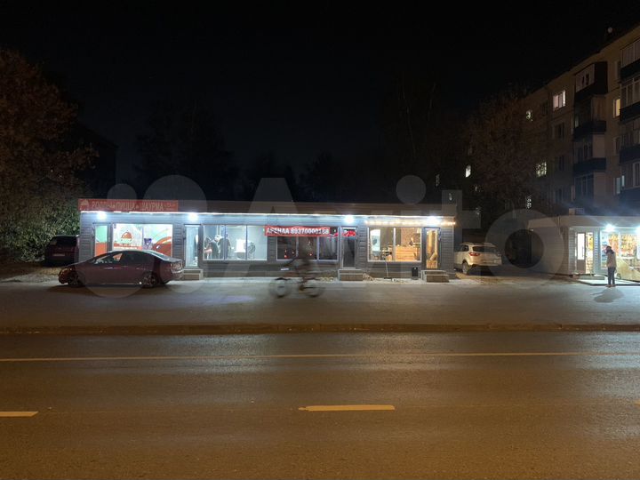 Торговая площадь, 66 м²