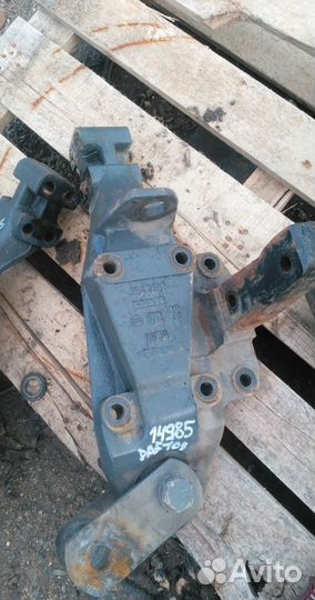 Кронштейн передней рессоры правый DAF XF105