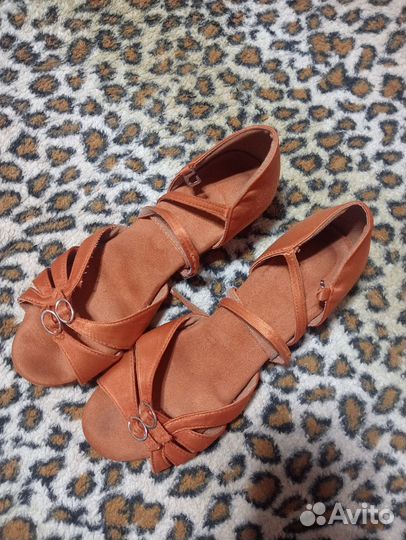 Рейтинговое платье для бальных танцев. 42-44