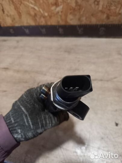 Рампа топливная Opel Antara