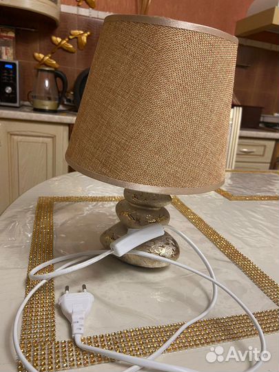 Лампа настольная