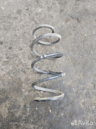 Пружина передняя Skoda Octavia A7