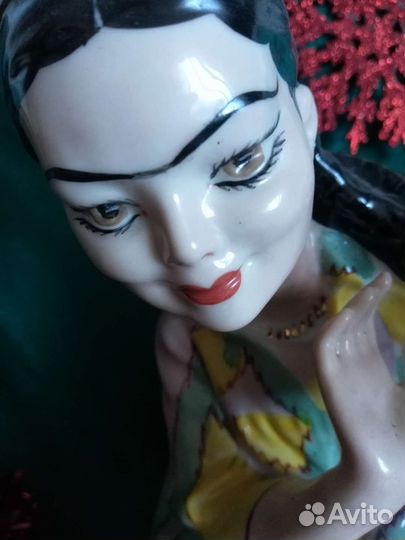 Фарфоровые статуэтки СССР Узбечка