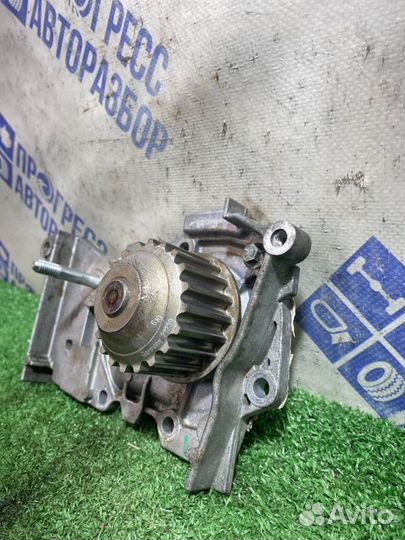 Помпа Renault Megane 2 седан 1.6 K4M812 2006