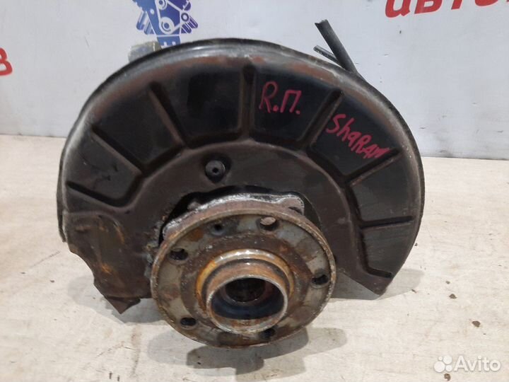 Ступица передняя правая Volkswagen Sharan