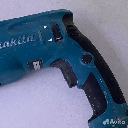 Перфоратор Makita HR 2470 780 Вт