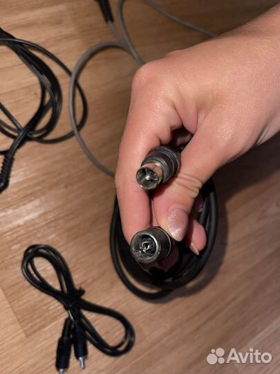 Разные провода и адаптеры