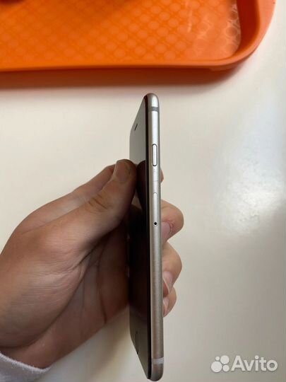 Телефон iPhone 6