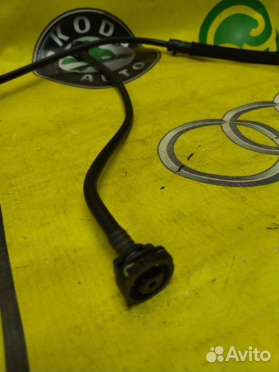 Трубка системы охлаждения Audi A4 седан 2.0 cdnc