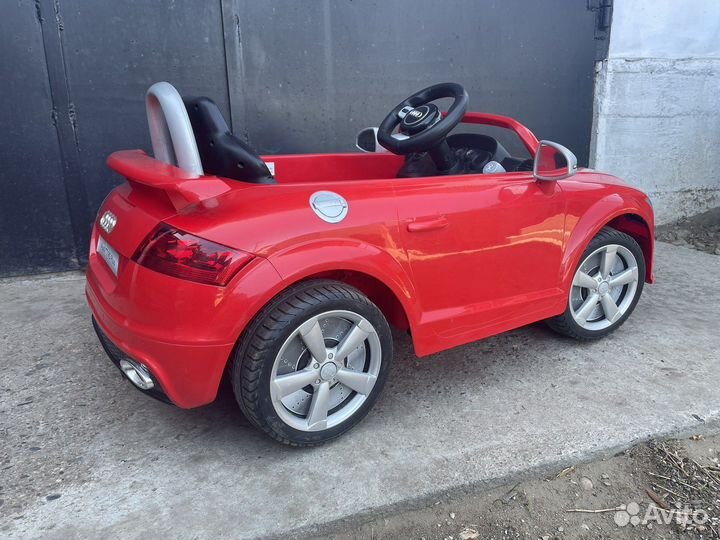 Детский электромобиль Audi