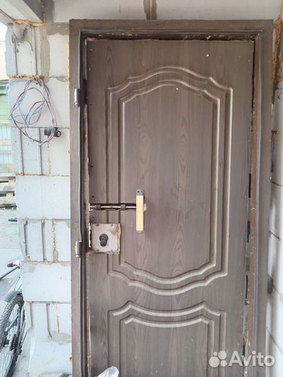 Дверь входная металлическая