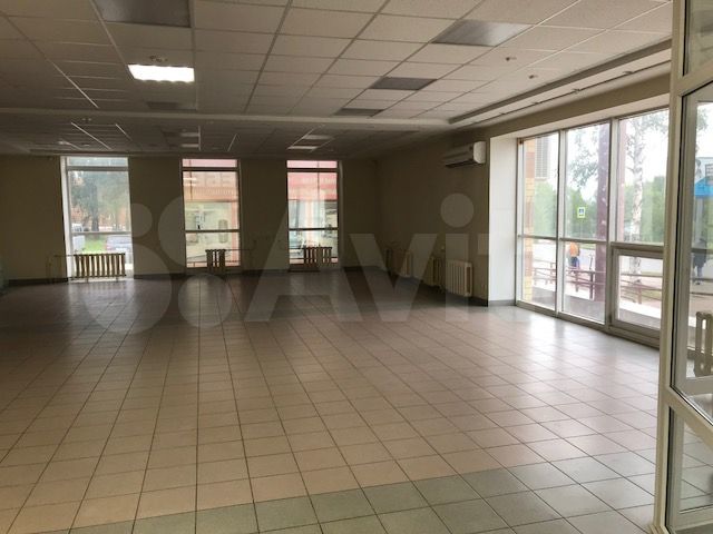 Сдам торговую площадь в центре Эжвы, 127-316 м²