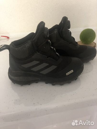 Зимние ботинки adidas