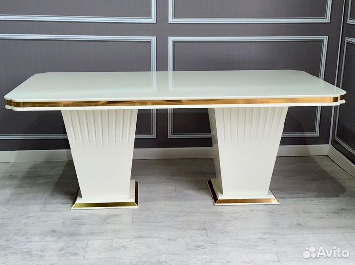 Комплект стол и стулья. В наличии