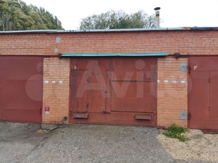 Гараж, > 30 м²