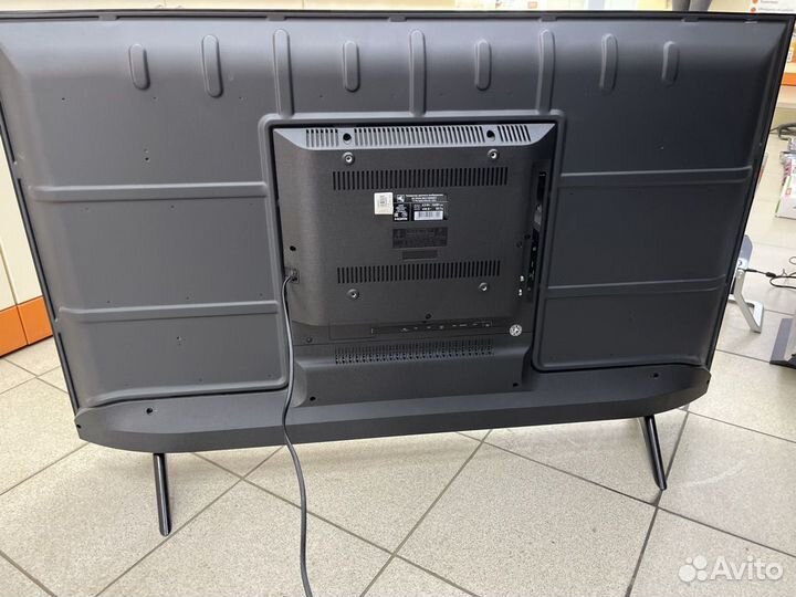 LED Телевизор HI vhix-50U169MSY